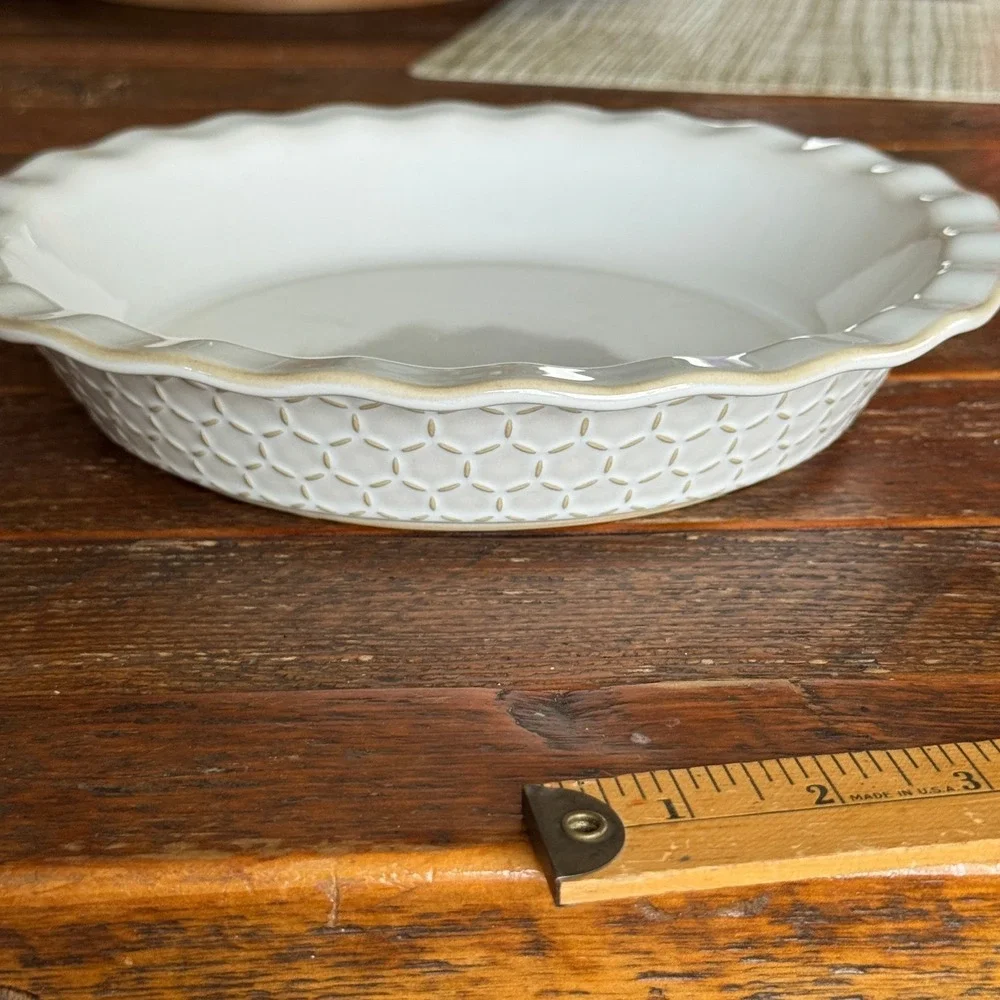 Malacasa Stoneware Pie Dish White Scalloped Ruffled Edge Honeycomb Texture 10in